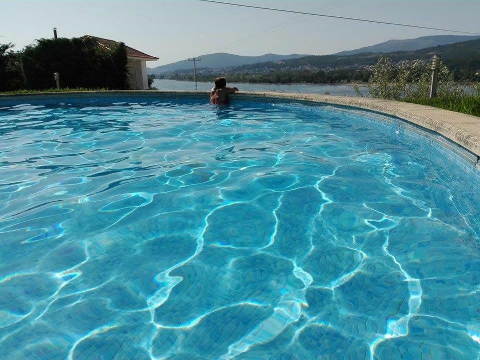 River-Side Villa วีลาโนวา เด เซอร์เวย์รา ภายนอก รูปภาพ